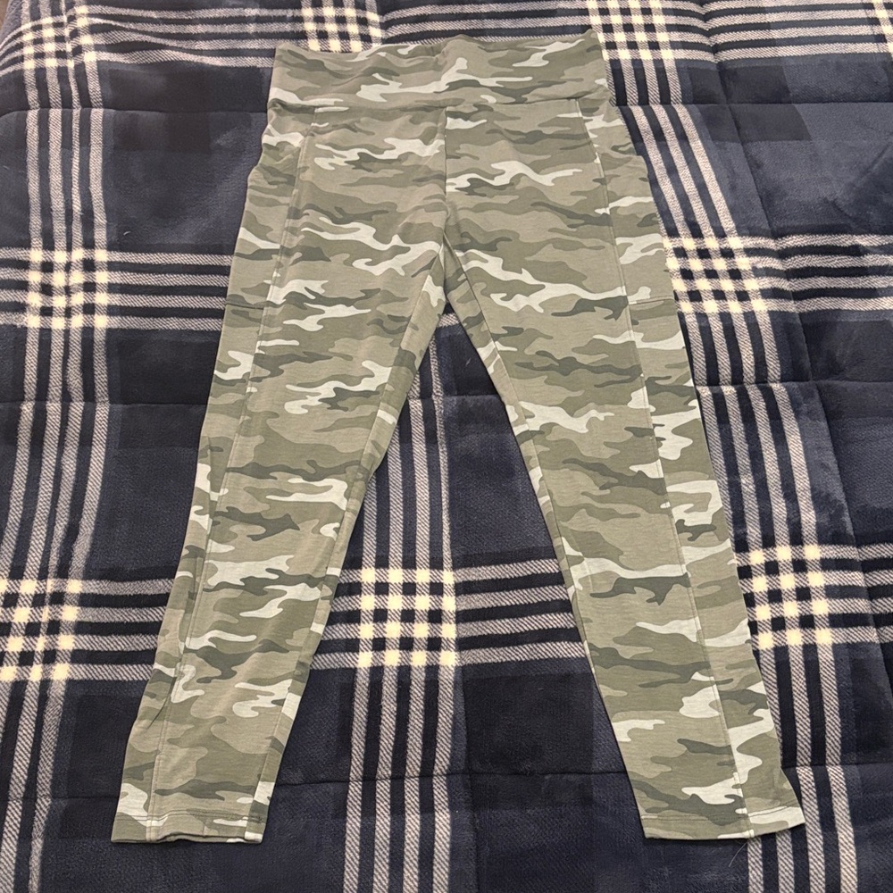 Lou & Grey by Loft Women’s Camouflage Leggings